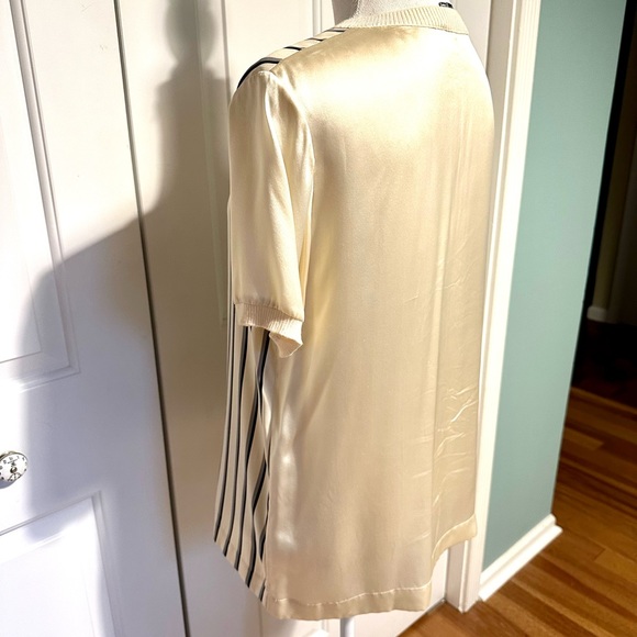 Vince Cream Silk Vertical Striped Top Size Small - Picture 2 of 5